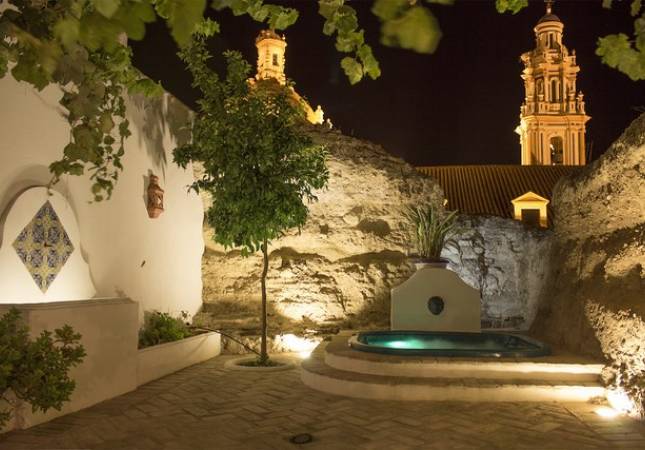 Precio mínimo garantizado para Villages Rural Andalucía. El entorno más romántico con nuestro Spa y Masaje en Sevilla